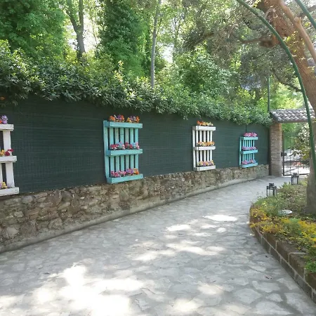 Land & Sea לינה וארוחת בוקר 4*