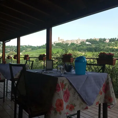 Land & Sea לינה וארוחת בוקר 4*